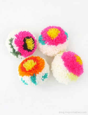 DIY-how-to-make-flower-pompoms